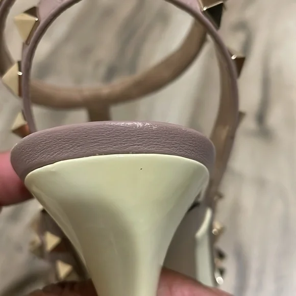 NWT VALENTINO GARAVANI PATENT ROCKSTUD CAGED PUMP 100MM - Picture 9 of 10